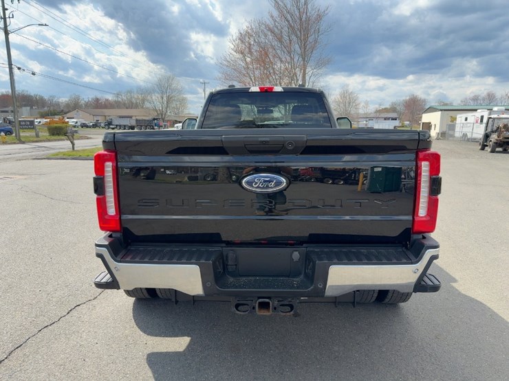 2023-ford-f450-xlt-image-4