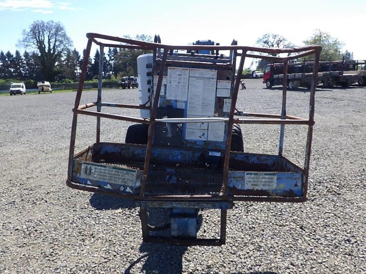 1995-genie-z-45/22-articulating-boom-lift-image-2