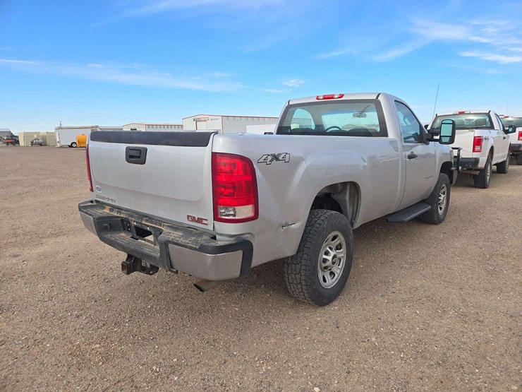 2013-chevrolet-silverado-3500hd-image-5