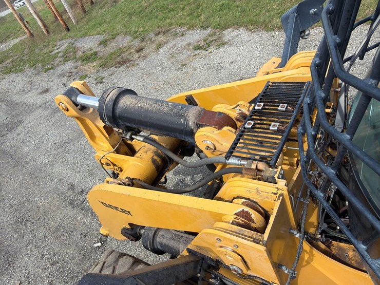 2021-caterpillar-966m-image-15
