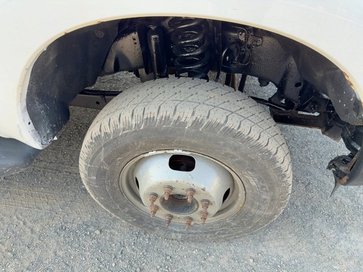 2015-ford-f350-xl-image-8