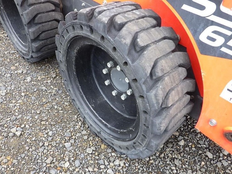 2020-kubota-ssv65-image-19