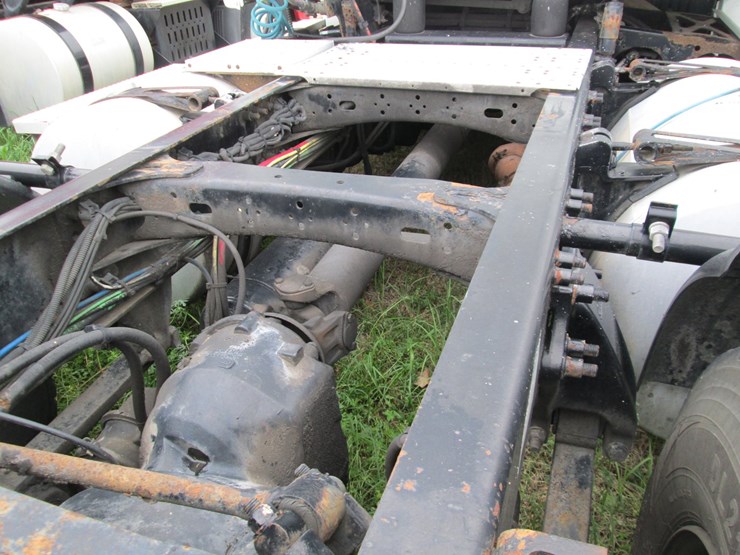 #46165-•-inop-2012-freightliner-t/a-daycab-truck-tractor-1fujgebg8clbv8611-image-17