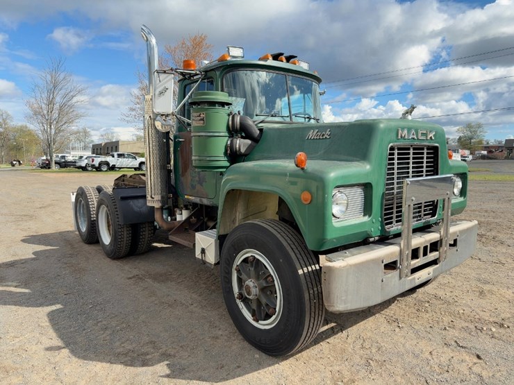 1990-mack-rd688s-image-7