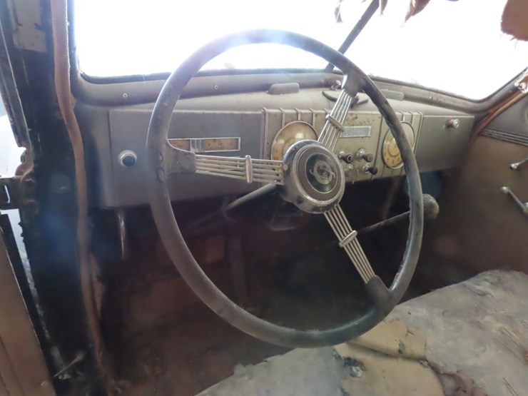 1937-cadillac-4dr-sedan-image-12