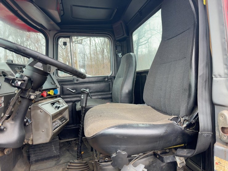 2000-mack-rd688s-image-29