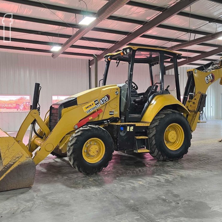 2021 CATERPILLAR 420