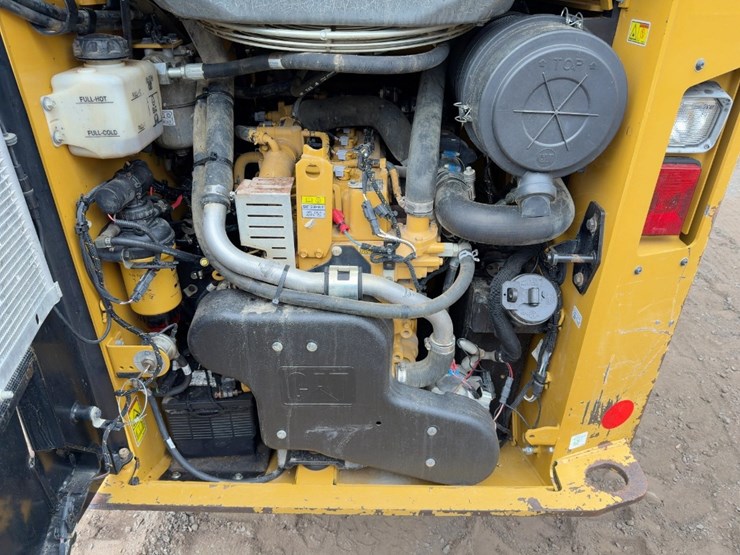 2021-caterpillar-259d3-image-18