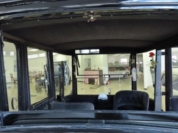 1918-detroit-model-74-brougham-electric-car-image-33