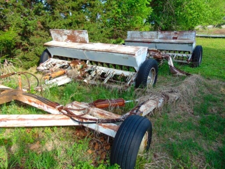 oliver-double-drill-with-hitch-image-2