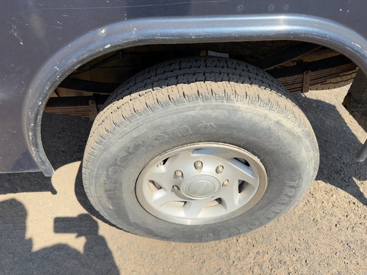 2002-ford-f350-xl-image-10