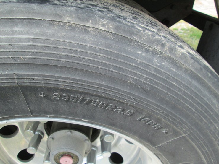 2007-utility-4000dx-image-8