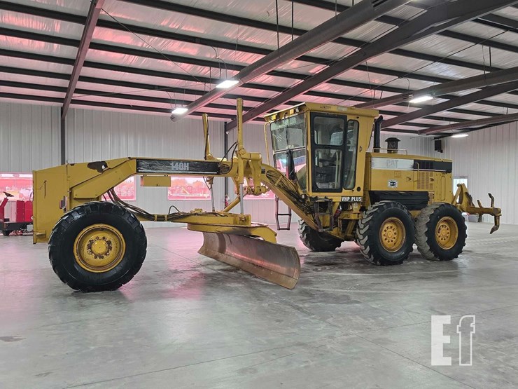 2005-caterpillar-140h-image-1