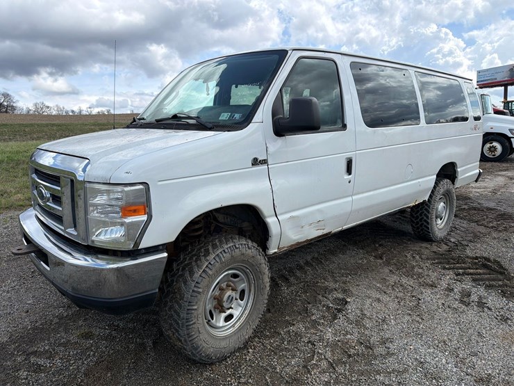 2014-ford-e350-image-2