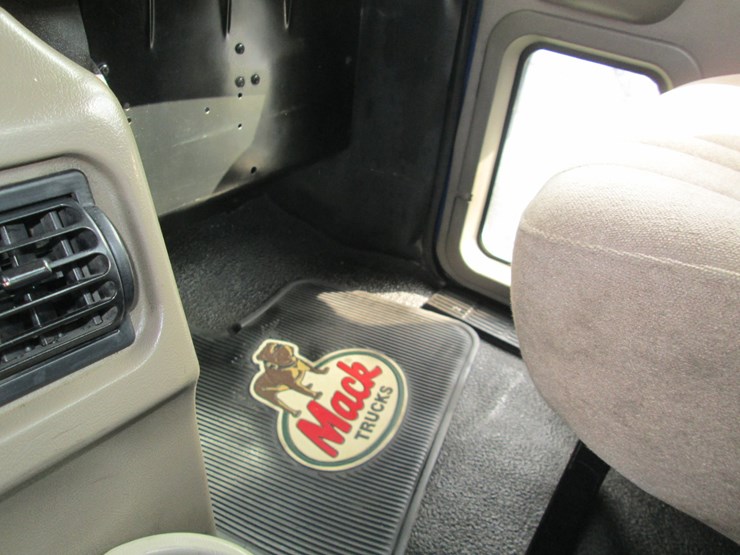 2007-mack-chn613-image-32