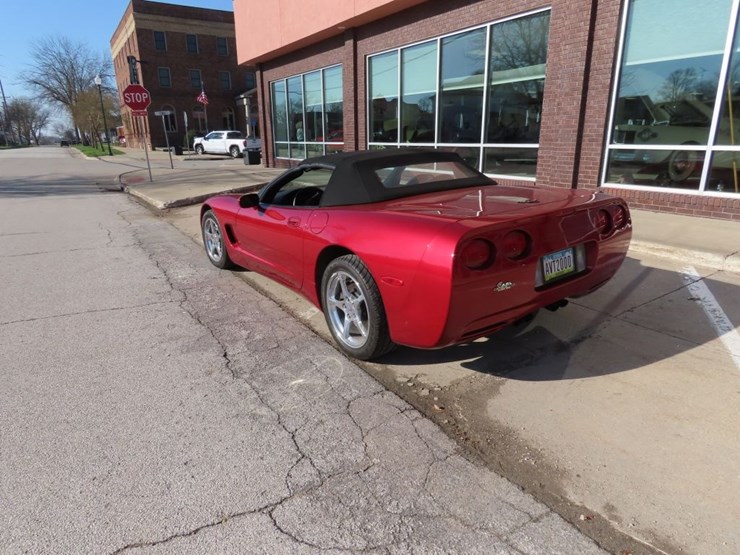 2000-chevrolet-corvette-roadster-image-7