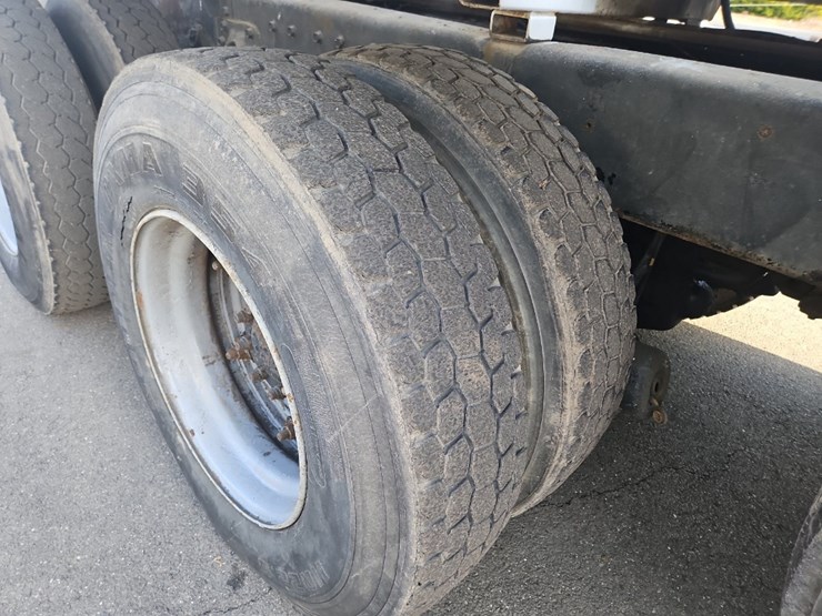 1997-international-2674-image-14