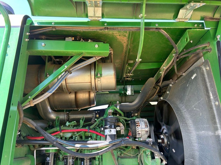 2022-john-deere-w235m-image-9