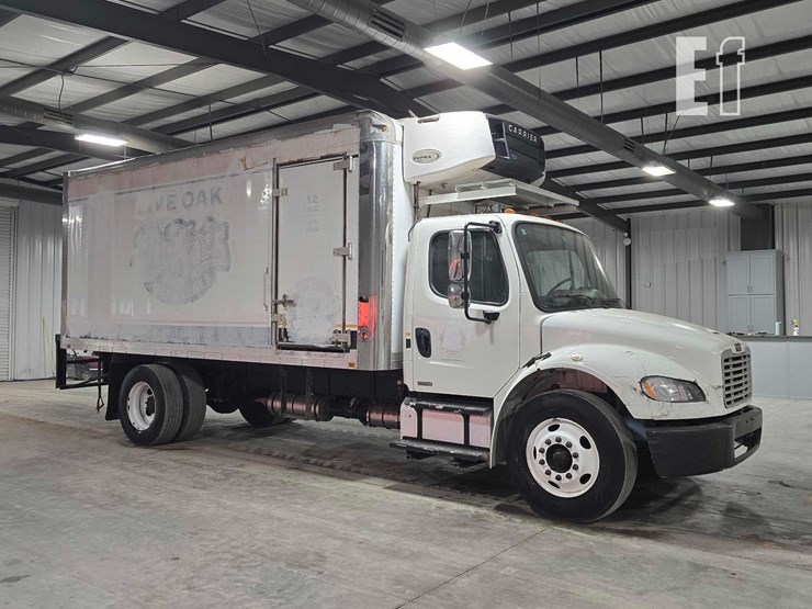 2012-freightliner-business-class-m2-106-image-2