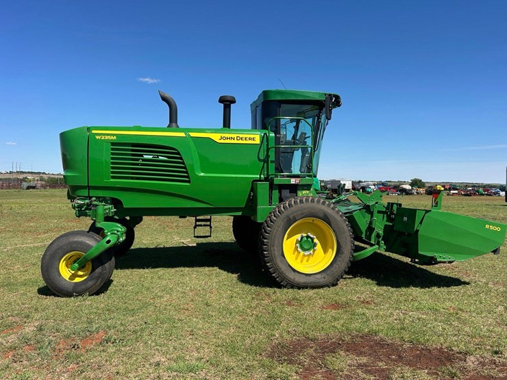 2022-john-deere-w235m-image-34