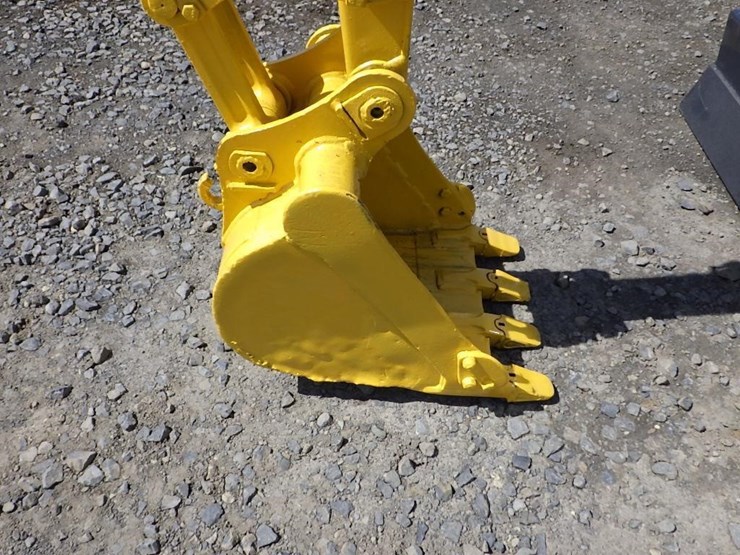 komatsu-pc28uu-2-image-20