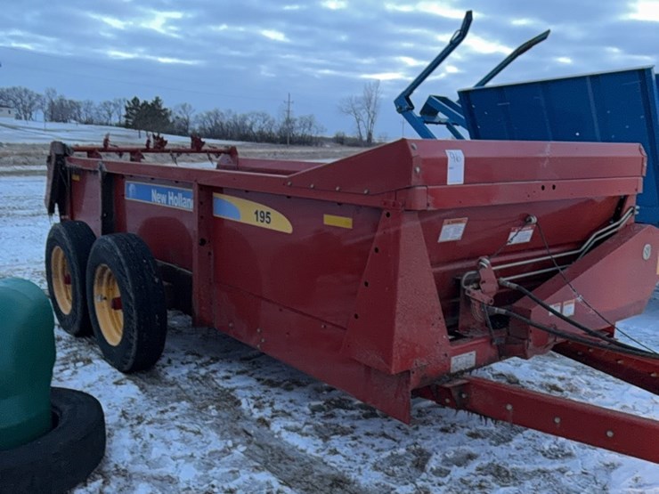 new-holland-195-image-1