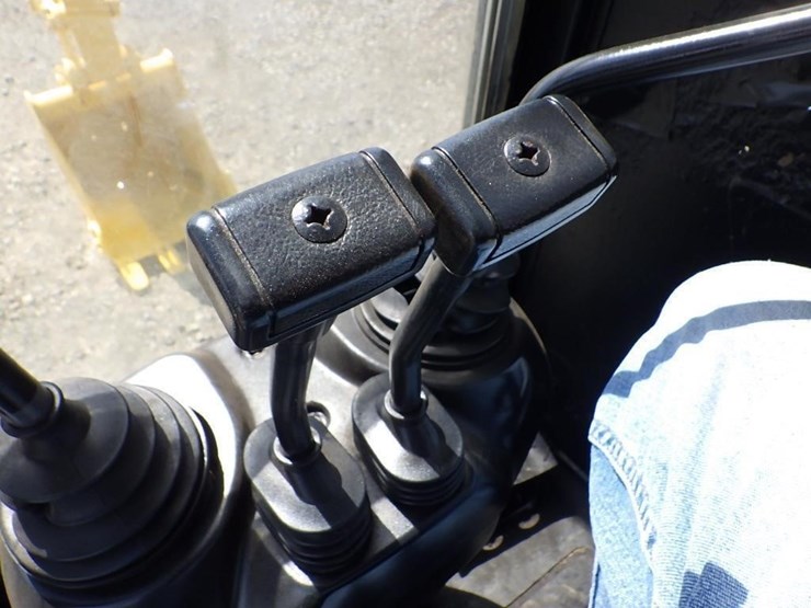 komatsu-pc28uu-2-image-34