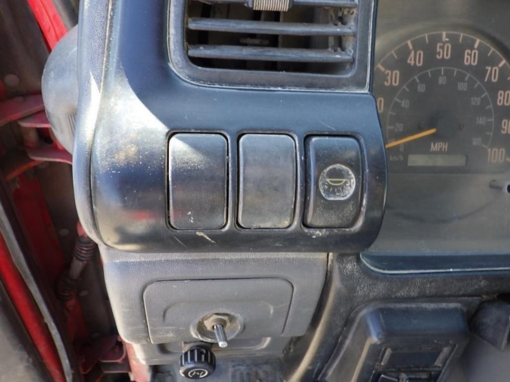 1999-isuzu-nqr-image-31