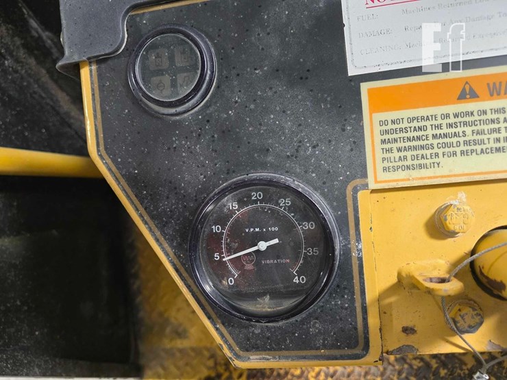 1996-caterpillar-cp-563c-image-22