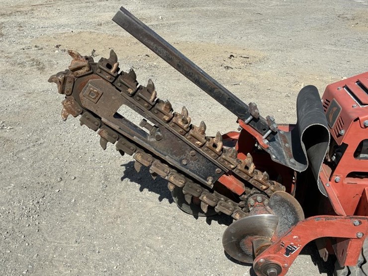 2011-ditch-witch-rt12-image-5