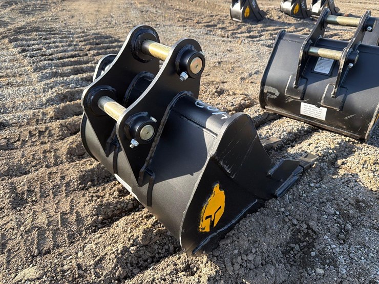 caterpillar-303-image-2