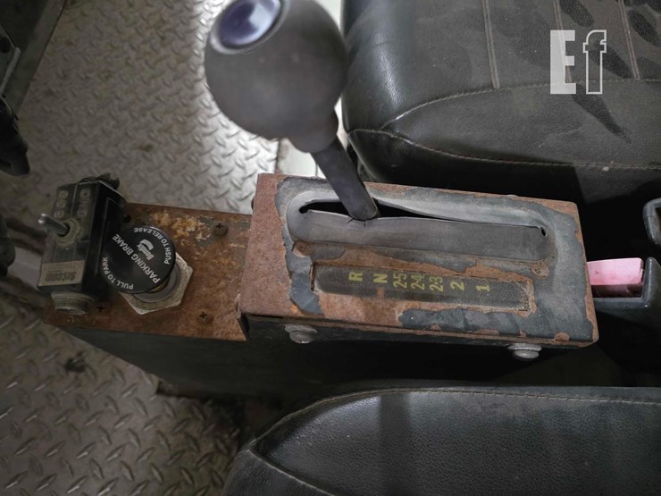 1996-oshkosh-t1500-image-19