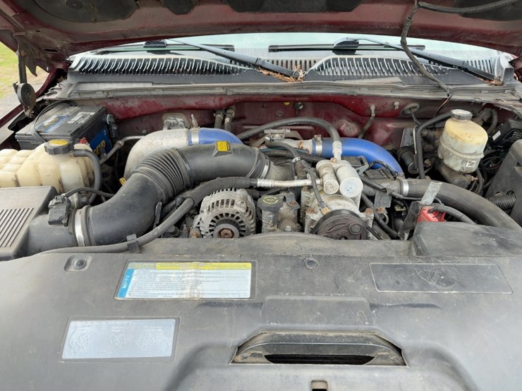 2001-chevrolet-silverado-3500-image-14