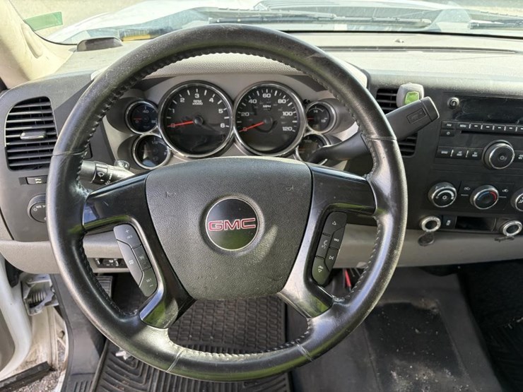 2012-gmc-sierra-2500-image-13