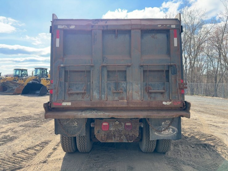 1998-mack-rd690s-image-4