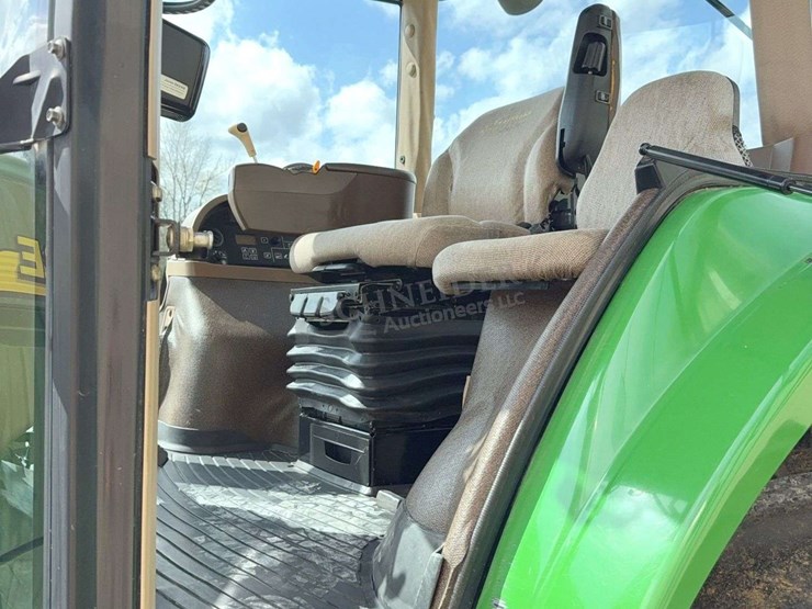 john-deere-200-image-69