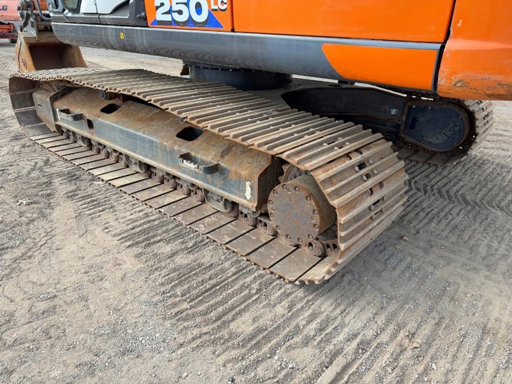 2018-hitachi-zx250-lc-6n-----image-24