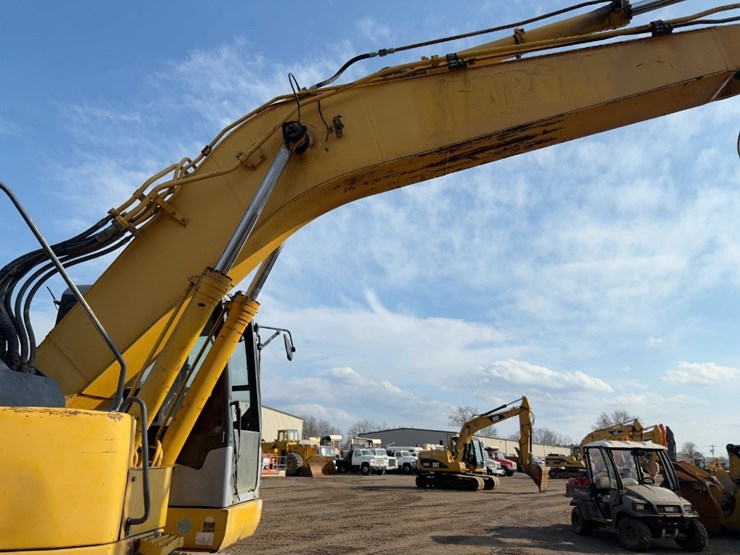 2009-komatsu-pc228us-lc-3e0-image-11