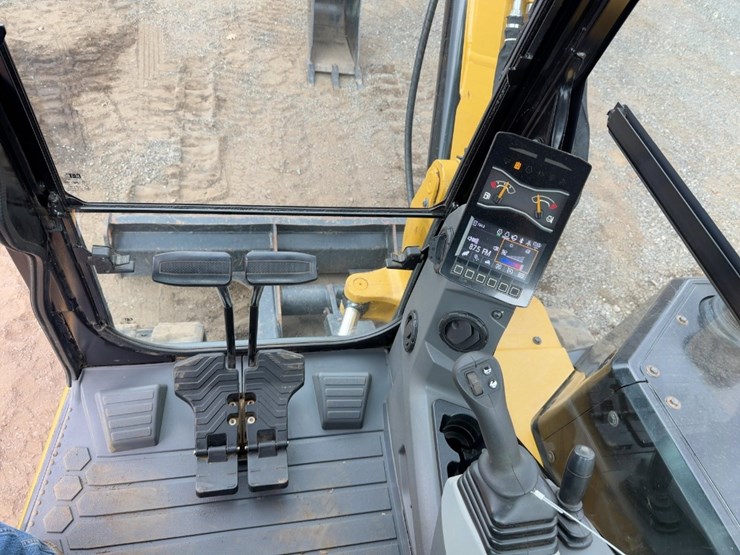 2022-caterpillar-306-image-33