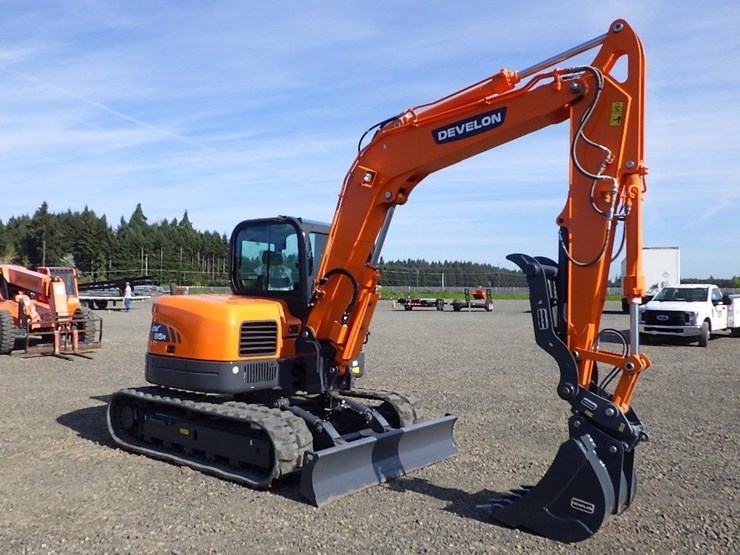 2023-develon-dx85r-3-hydraulic-excavator-image-2
