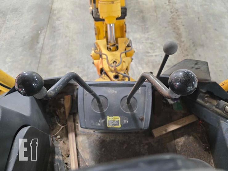 2006-deere-310sg-image-27