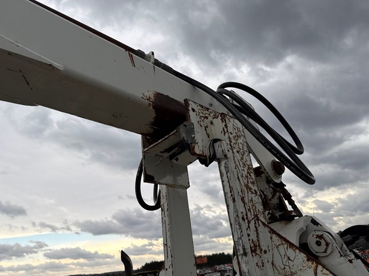 2010-massey-ferguson-8-image-68