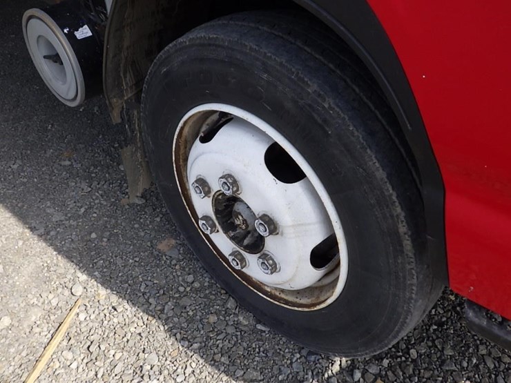 2005-isuzu-nqr-image-16