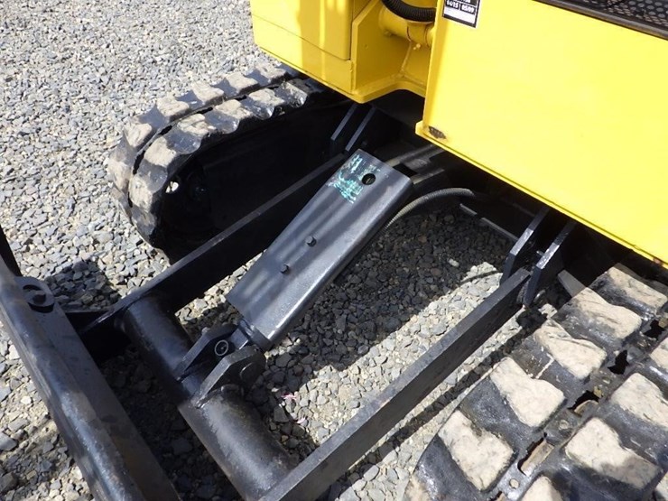 komatsu-pc28uu-image-12