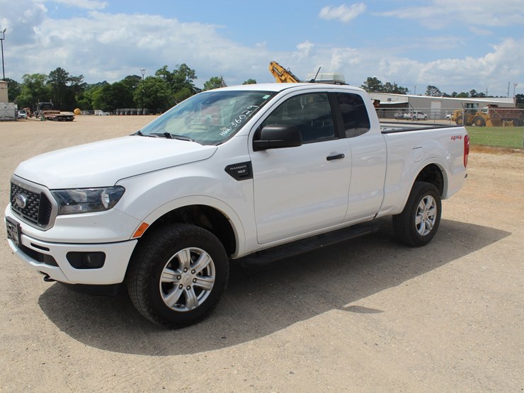 2022-ford-ranger-xlt-image-1