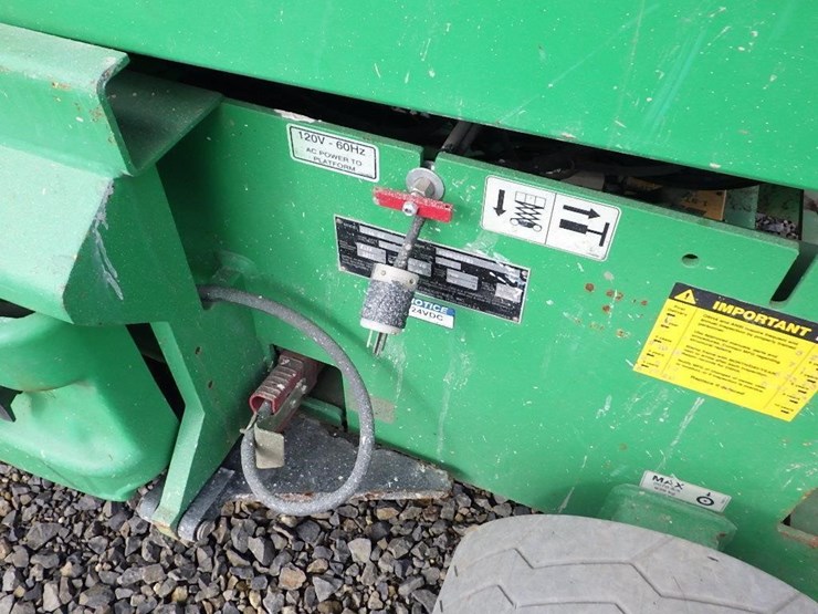 2016-jlg-3246es-image-11