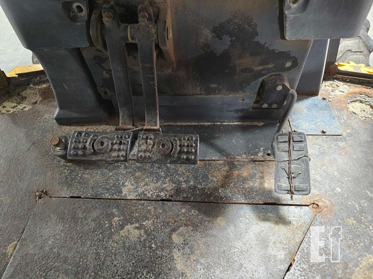 2006-deere-310sg-image-21