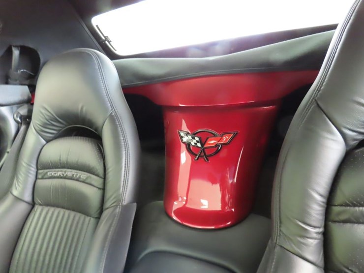 2000-chevrolet-corvette-roadster-image-22