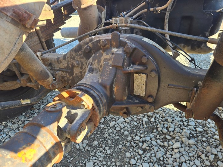 2017-massey-ferguson-8-image-30