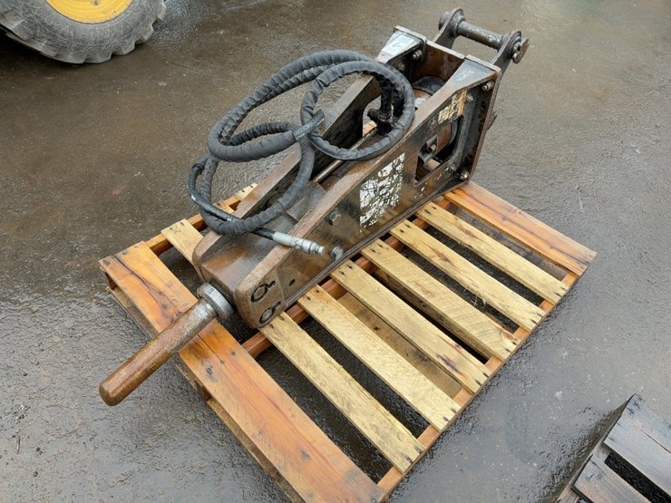 caterpillar-305-image-2